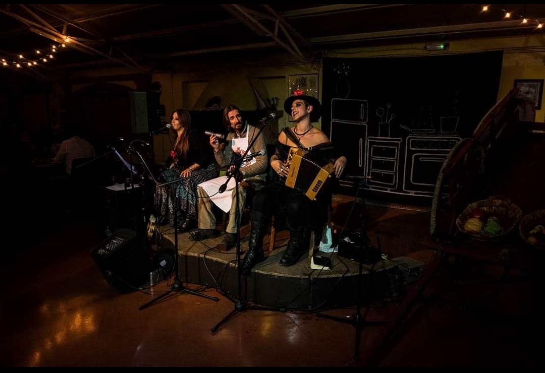 Spettacolo musicale di canzoni popolari